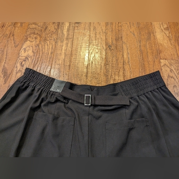 Torrid Black Wide Leg Studio Tailored Short, Plus size 26 NWT - Picture 9 of 14